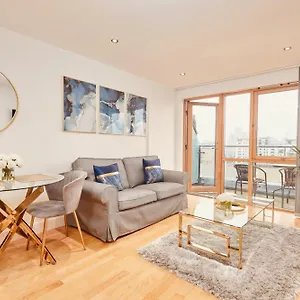 https://deluxe-city-apt-river-canal-view-leeds-west-yorkshire.yorkshirehotels.net
